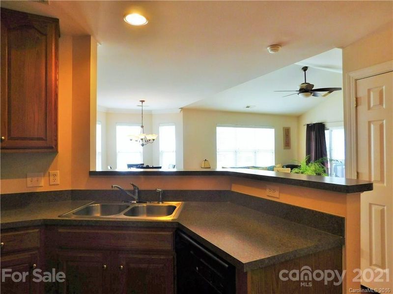 3132 Walnut Park Dr, Charlotte, NC 28262