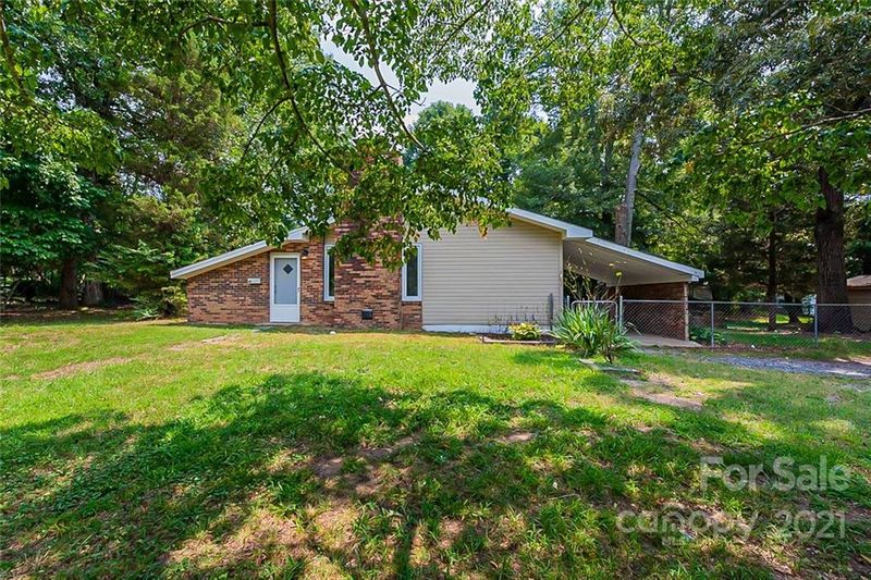 404 Flat Rock St, Clover, SC 29710