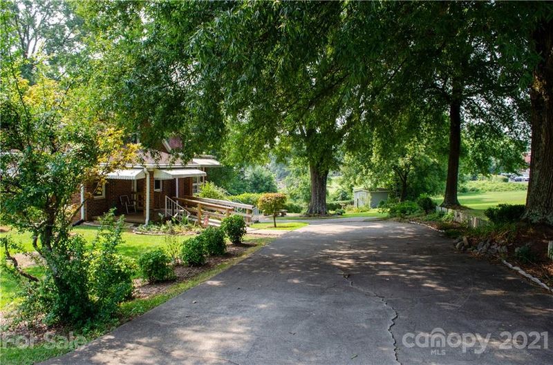 100 2nd Ave NE, Catawba, NC 28609