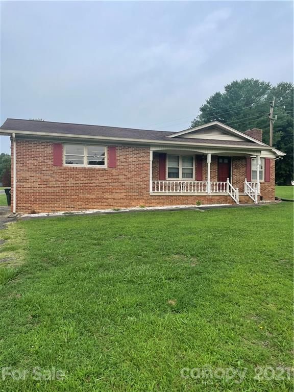 1012 E Academy St E, Cherryville, NC 28021