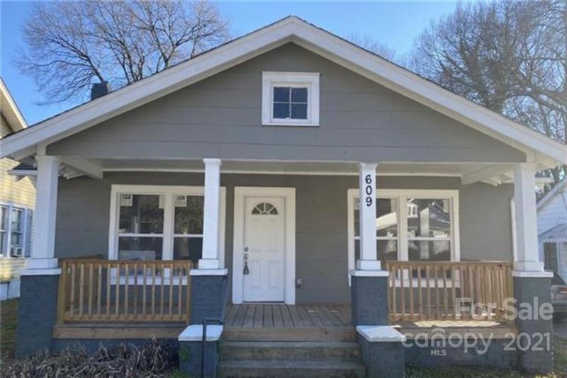 609 W Garrison Blvd, Gastonia, NC 28052