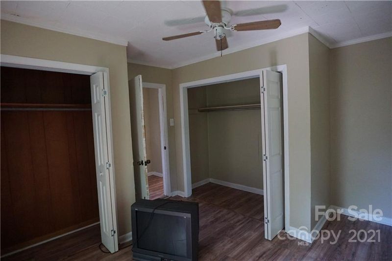 303 S Derby Ave, Newton, NC 28658