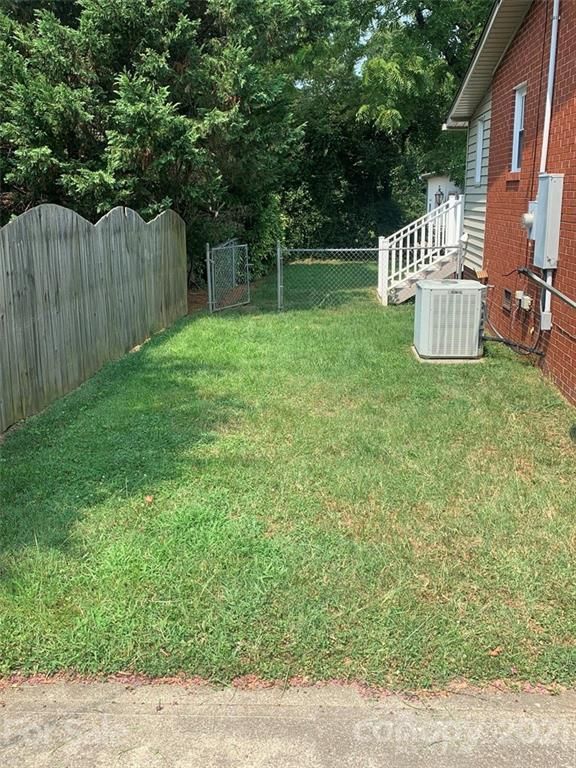 112 N Maple St, Mooresville, NC 28115