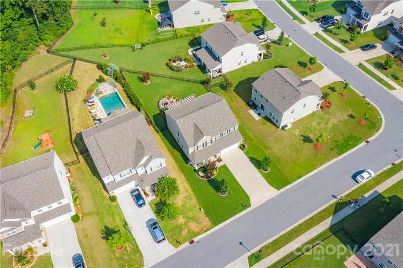 2812 Gilbraltar St, Davidson, NC 28036