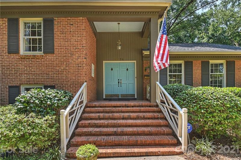 5624 Rebel Dr, Charlotte, NC 28210