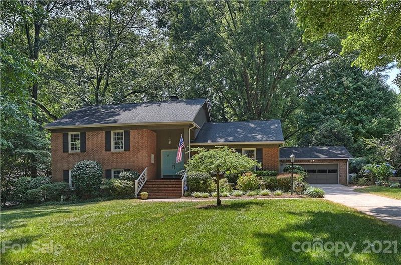 5624 Rebel Dr, Charlotte, NC 28210