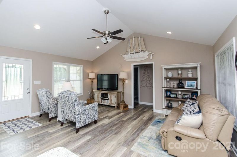 2532 Rock Dam Rd, Lincolnton, NC 28092