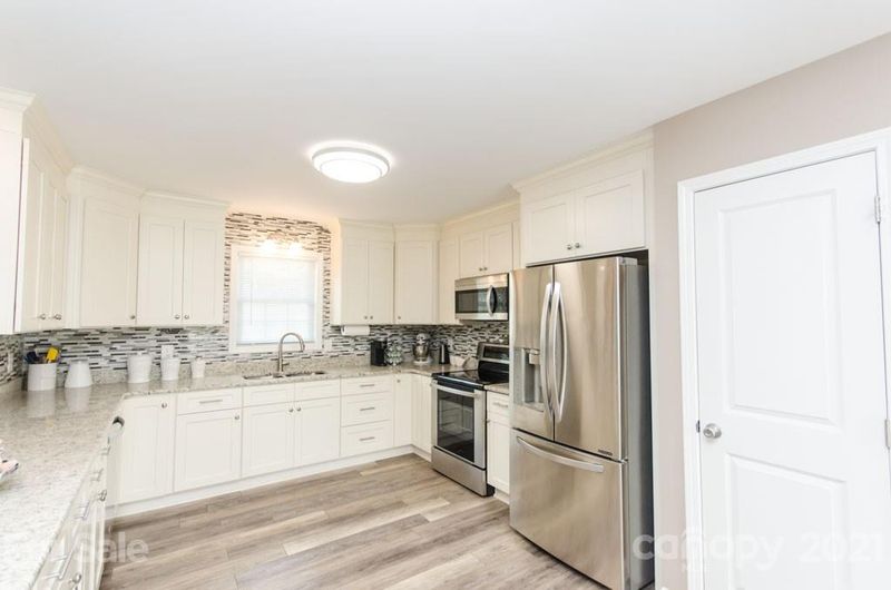 2532 Rock Dam Rd, Lincolnton, NC 28092