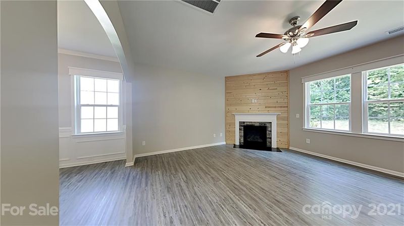 2827 Gilbraltar St, Davidson, NC 28036