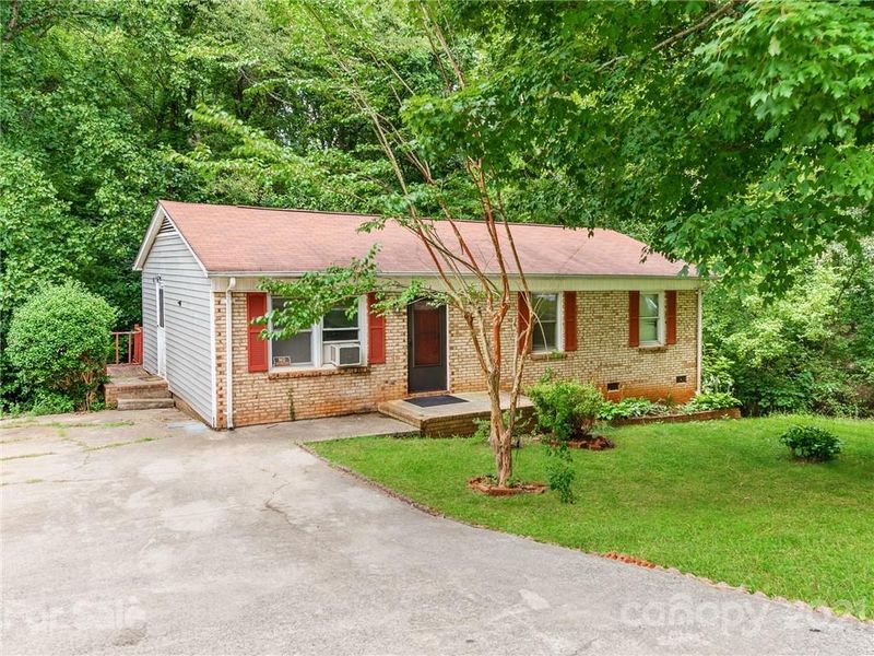612 Colebrook Dr, Gastonia, NC 28052