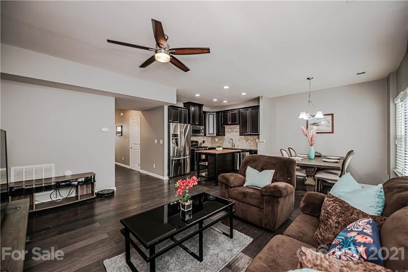 2614 Silverthorn Dr, Charlotte, NC 28273