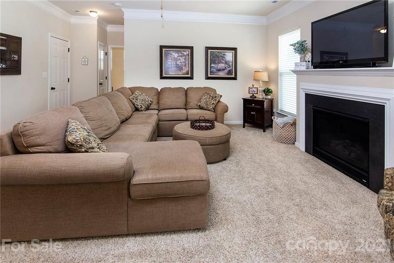 359 Pulaski Dr, Concord, NC 28027