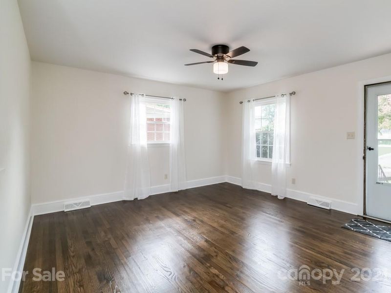 1501 Collier Ct, Charlotte, NC 28205