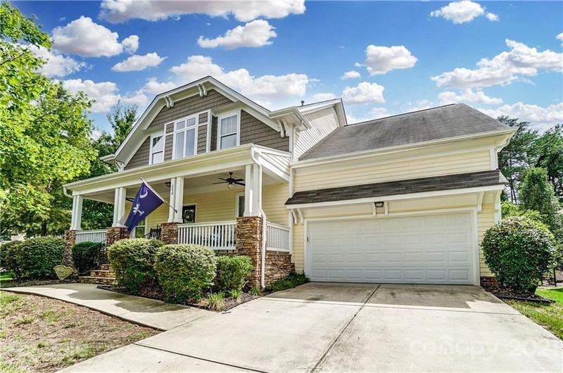 888 Brooks Mill Dr, Tega Cay, SC 29708