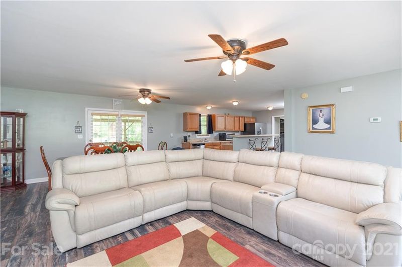 2000 Greenleaf Rd, Clover, SC 29710