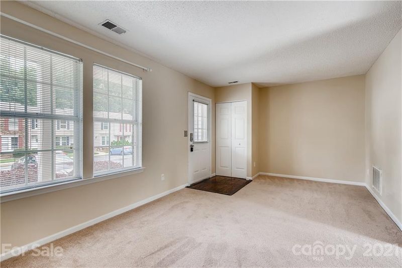 9678 Old Gate Dr, Matthews, NC 28105