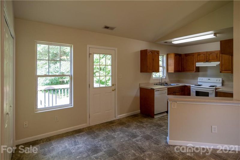 833 Woodland Ln, Charlotte, NC 28214