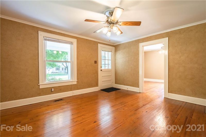 541 29th Avenue Dr NW, Hickory, NC 28601