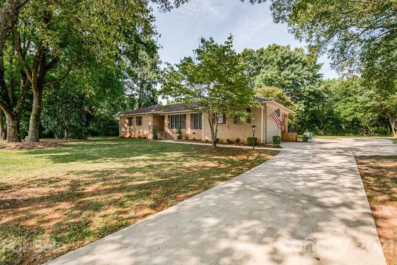 11919 Lawyers Rd, Mint Hill, NC 28227