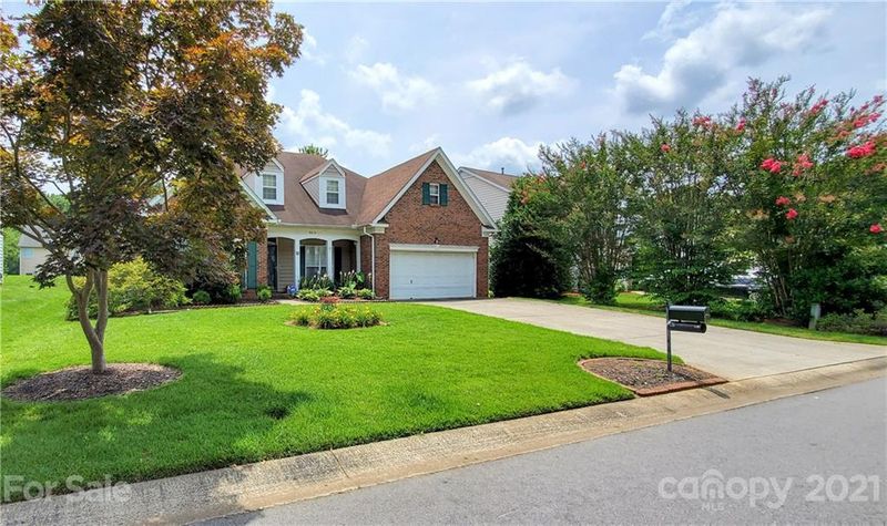 6612 Reedy Creek Rd, Charlotte, NC 28215