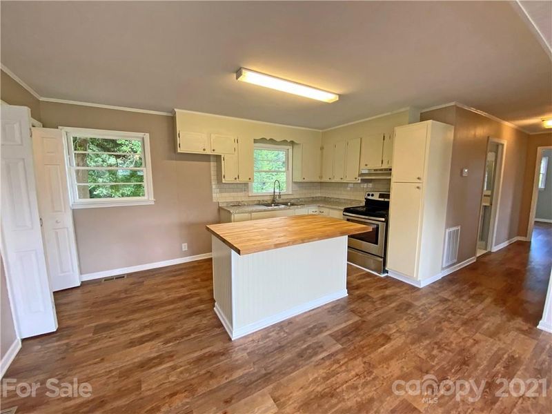 809 Spring St, Gastonia, NC 28054