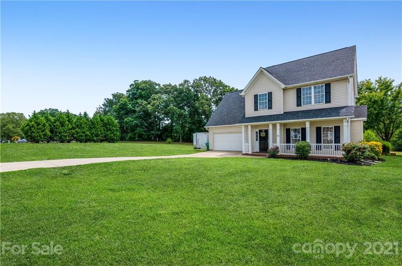 108 Hunters Trace Dr, Monroe, NC 28110