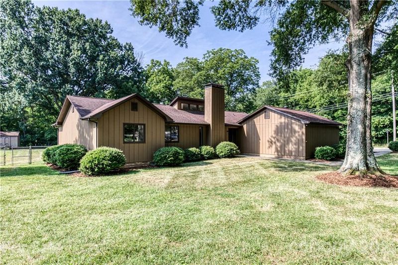 4465 Stallings Rd, Harrisburg, NC 28075