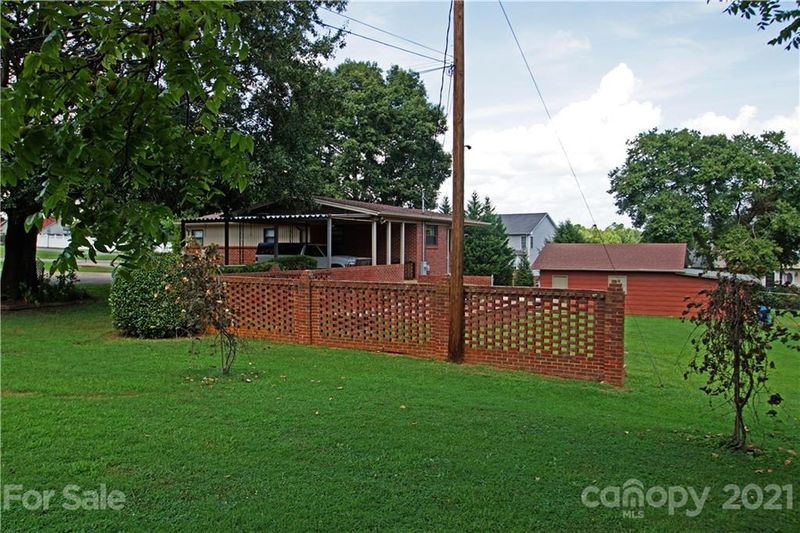 2630 25th St NE, Hickory, NC 28601