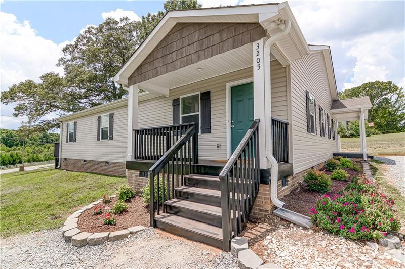 3205 Oakdale Rd, Charlotte, NC 28216