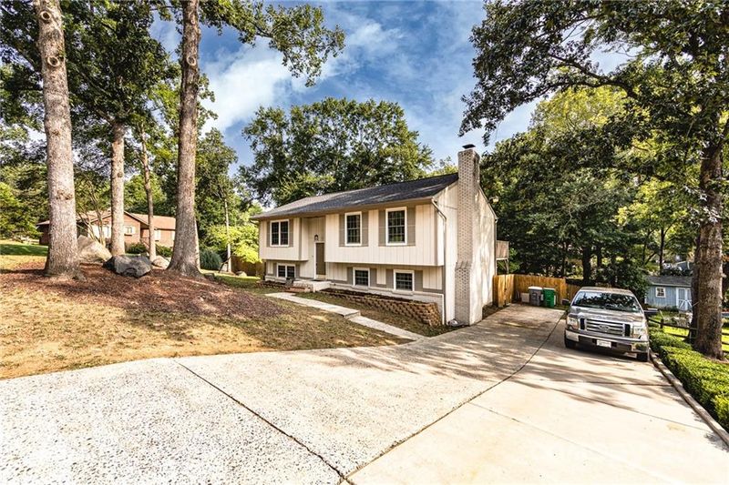 10201 Camelback Cir, Charlotte, NC 28226