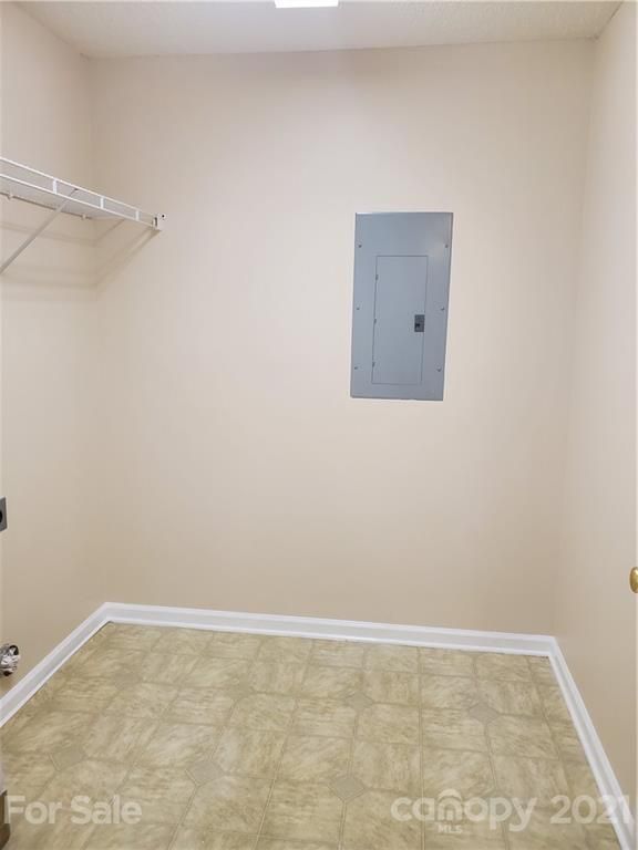 1215 Pump Station Rd, Kannapolis, NC 28081