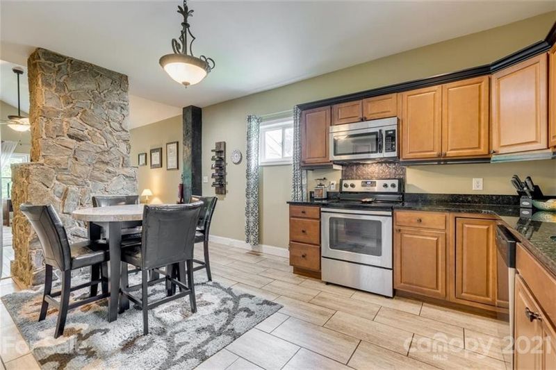 309 Mayflower Ave, Cramerton, NC 28032