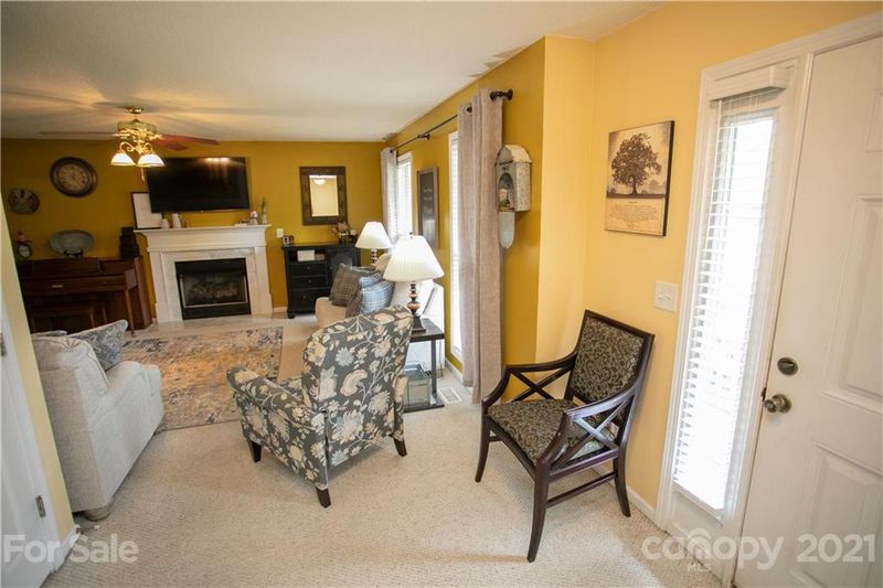 927 Caroline Cir, Kings Mountain, NC 28086