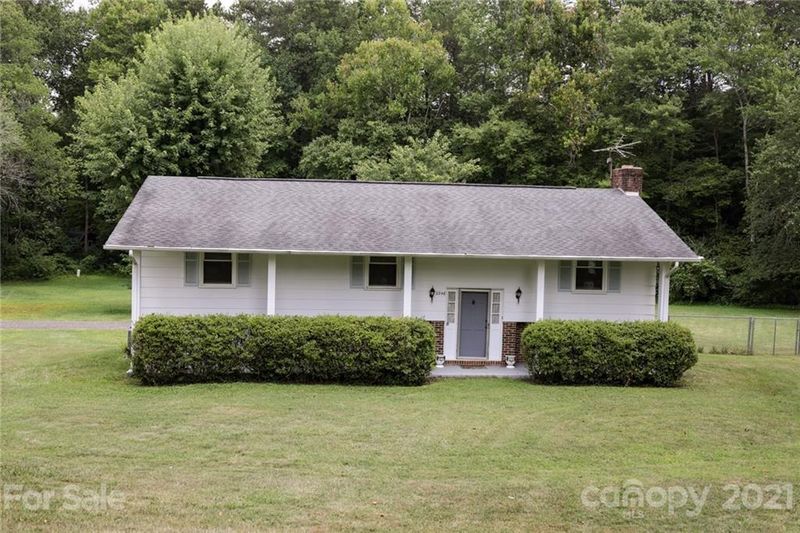 2246 24th Cir NE, Hickory, NC 28601