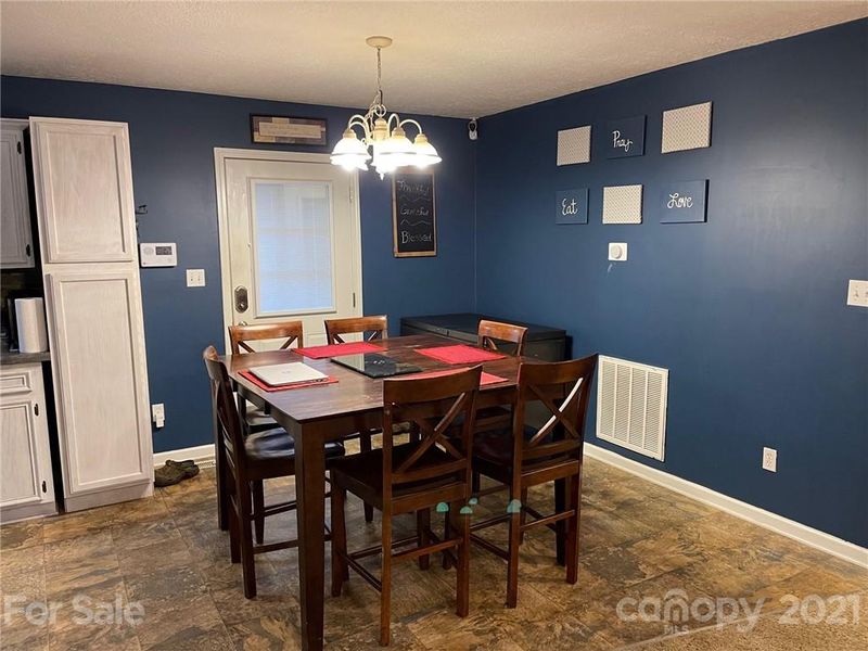 2192 Jenkins Printing Dr, Newton, NC 28658