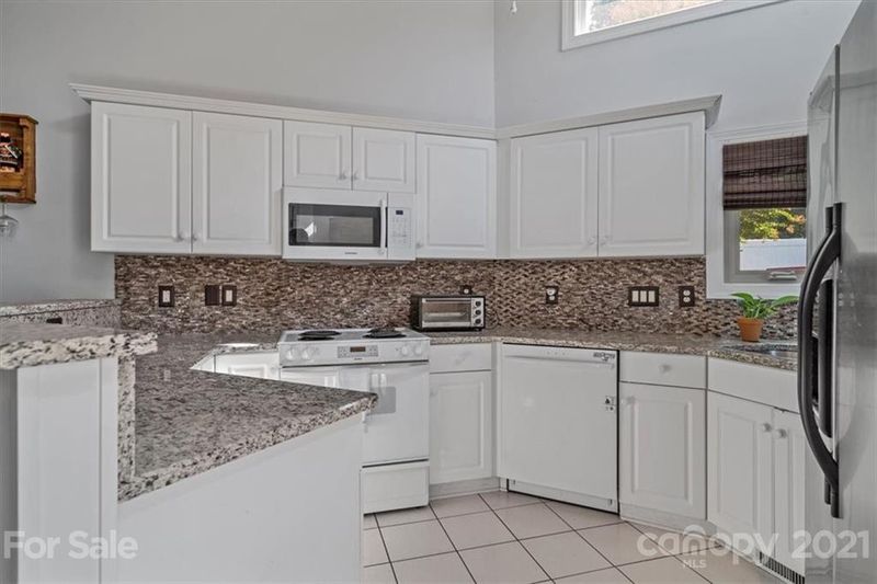 14633 Waterside Dr, Charlotte, NC 28278