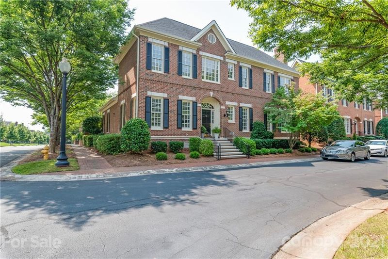 2620 Windsor Crescent Ct, Charlotte, NC 28226