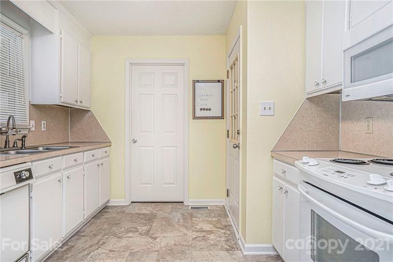 517 Kansas St, Kannapolis, NC 28083