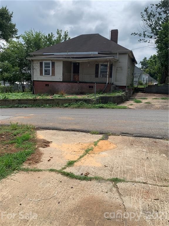 31 2nd St, Cramerton, NC 28032