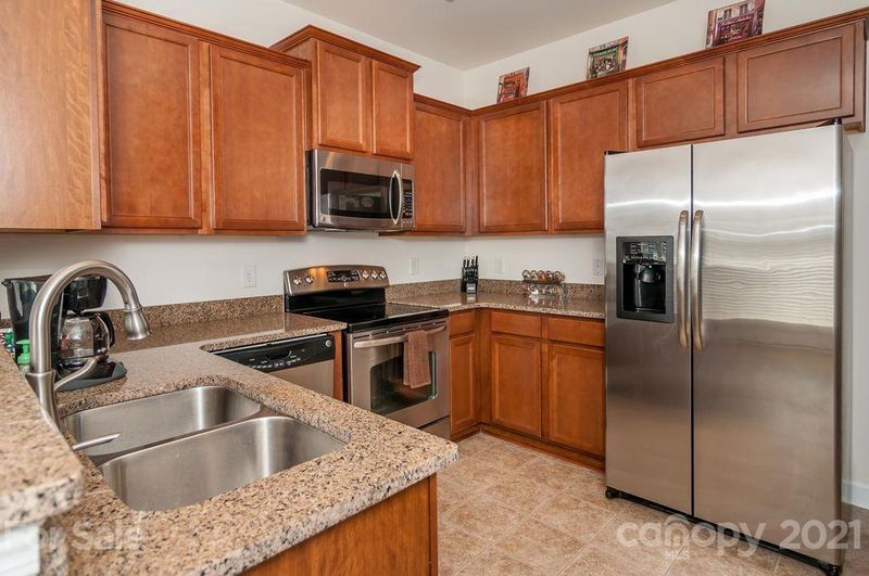 5676 Tipperlinn Way, Charlotte, NC 28278