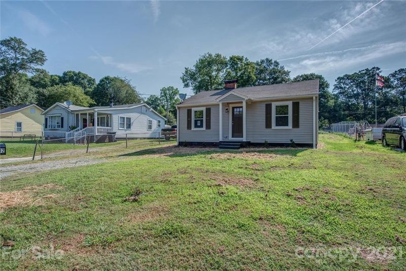 502 S Maple St, Dallas, NC 28034