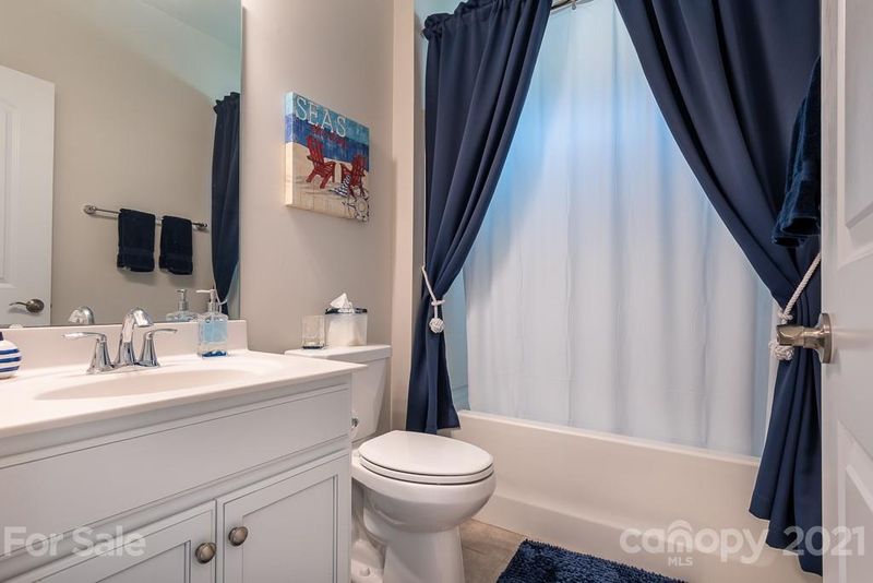 836 Botticelli Ct, Mount Holly, NC 28120