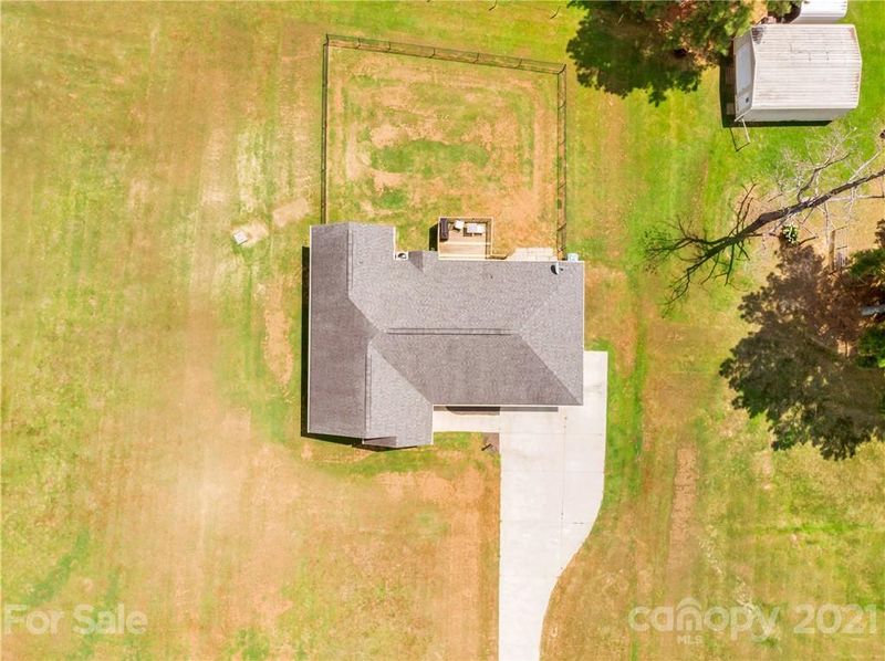 9028 Davis Creek Ct, Dallas, NC 28034