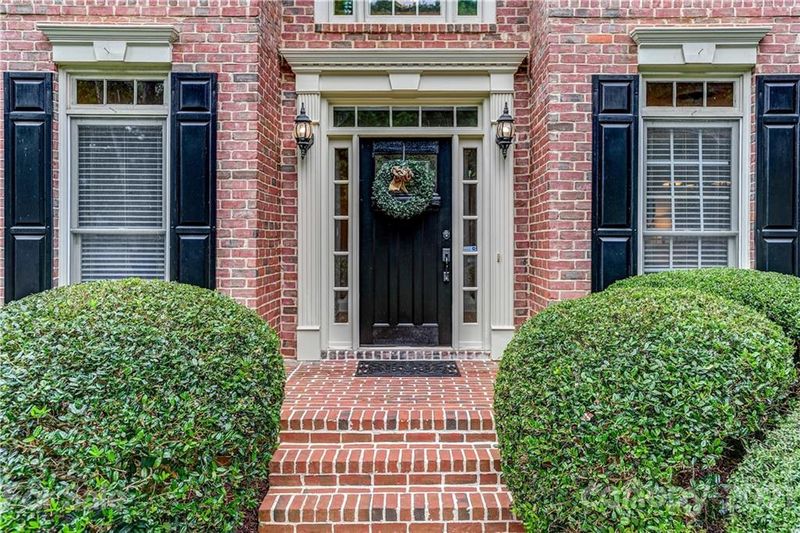 18301 Centre Court Dr, Davidson, NC 28036