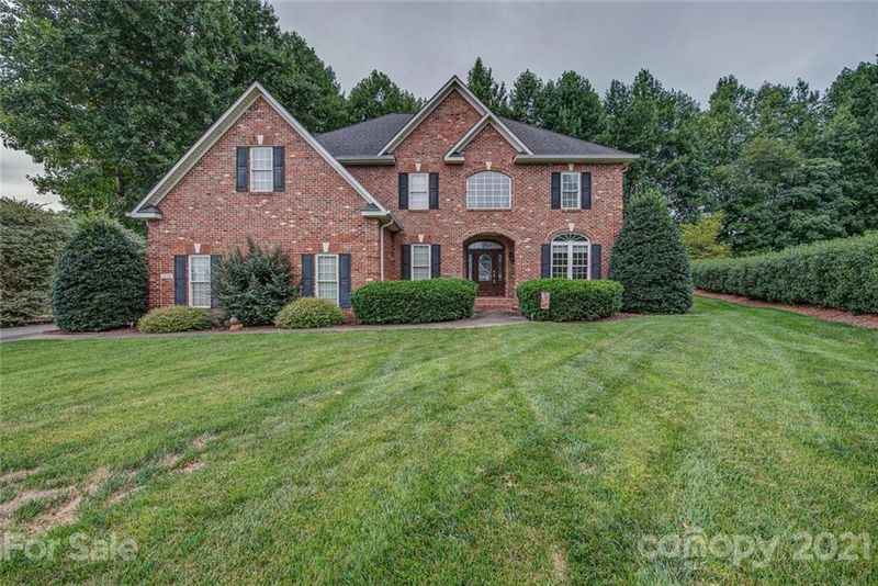 1209 Fox Chase Dr, Newton, NC 28658