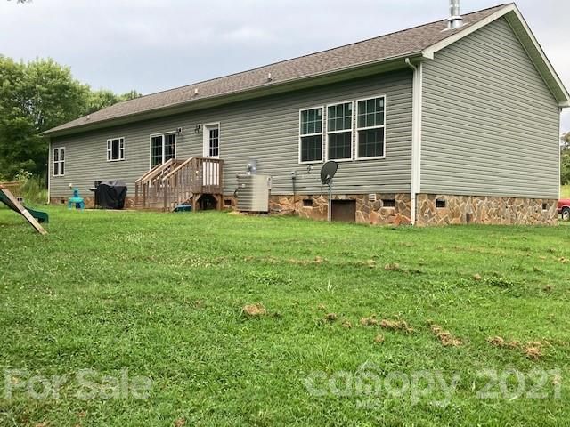 716 Kiser Dairy Rd, Dallas, NC 28034