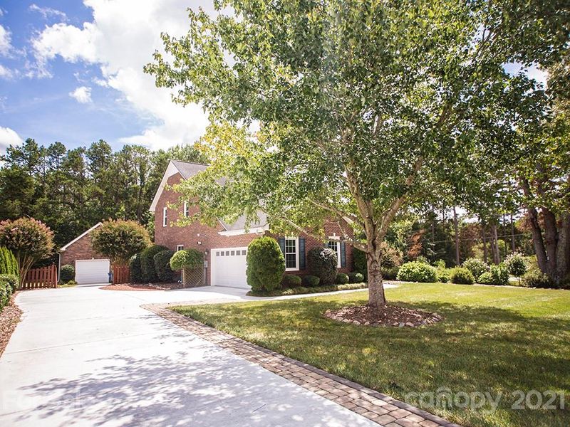 5933 Meadowmere Dr, Wesley Chapel, NC 28110