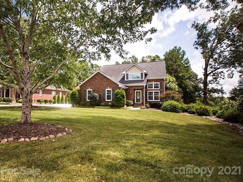 5933 Meadowmere Dr, Wesley Chapel, NC 28110