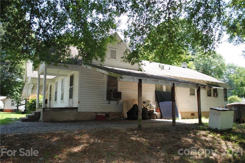 528 Rogers Lake Rd E, Kannapolis, NC 28083