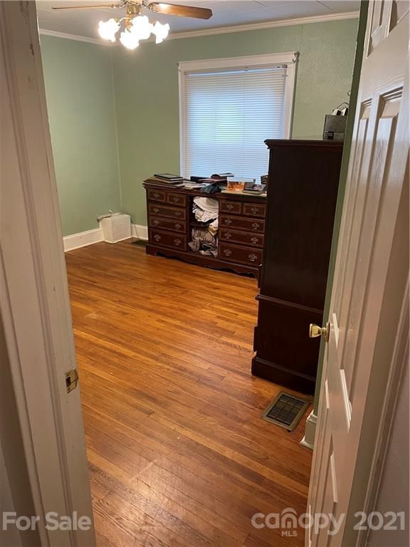 211 E Boyd St, Maiden, NC 28650